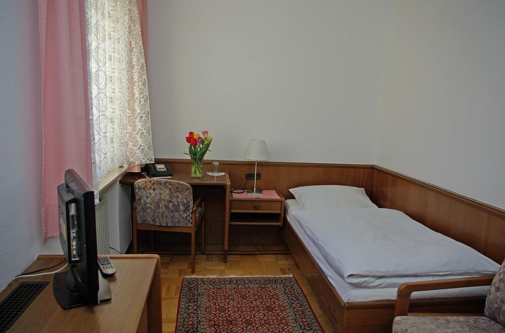 Hotel Alte Bruecke Bad Homburg vor der Höhe Δωμάτιο φωτογραφία