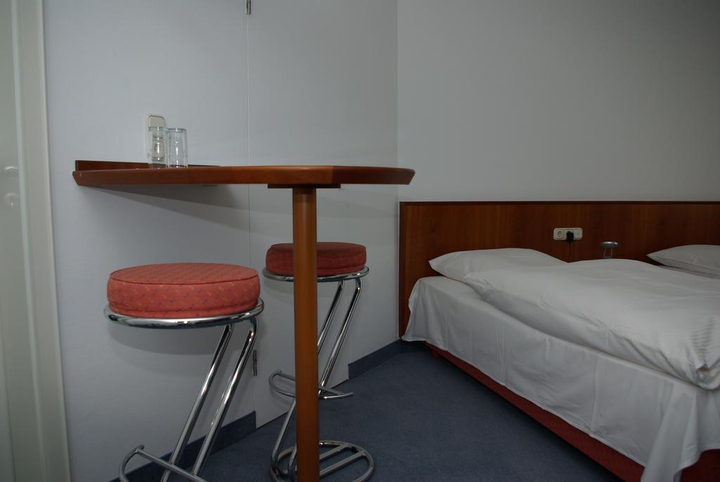Hotel Alte Bruecke Bad Homburg vor der Höhe Δωμάτιο φωτογραφία