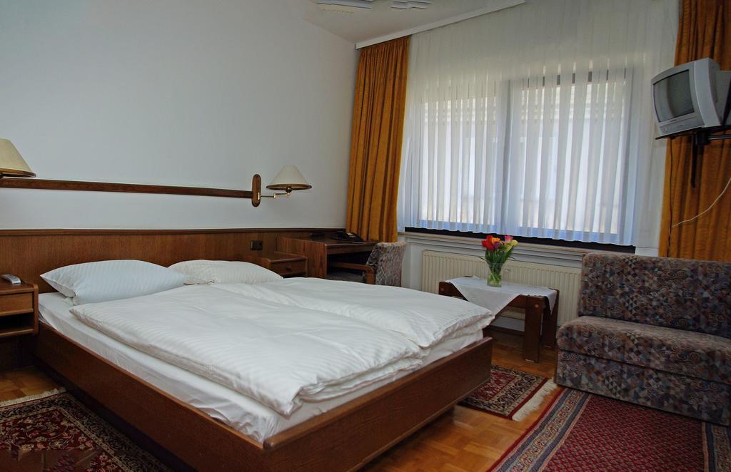 Hotel Alte Bruecke Bad Homburg vor der Höhe Δωμάτιο φωτογραφία